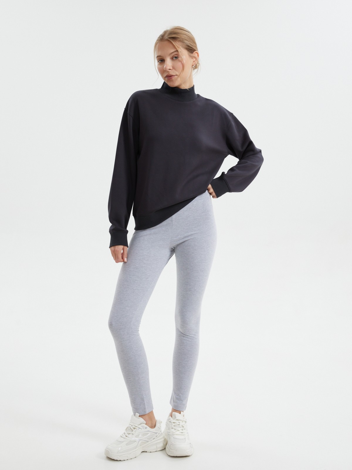 Свитшот с воротником-стойкой