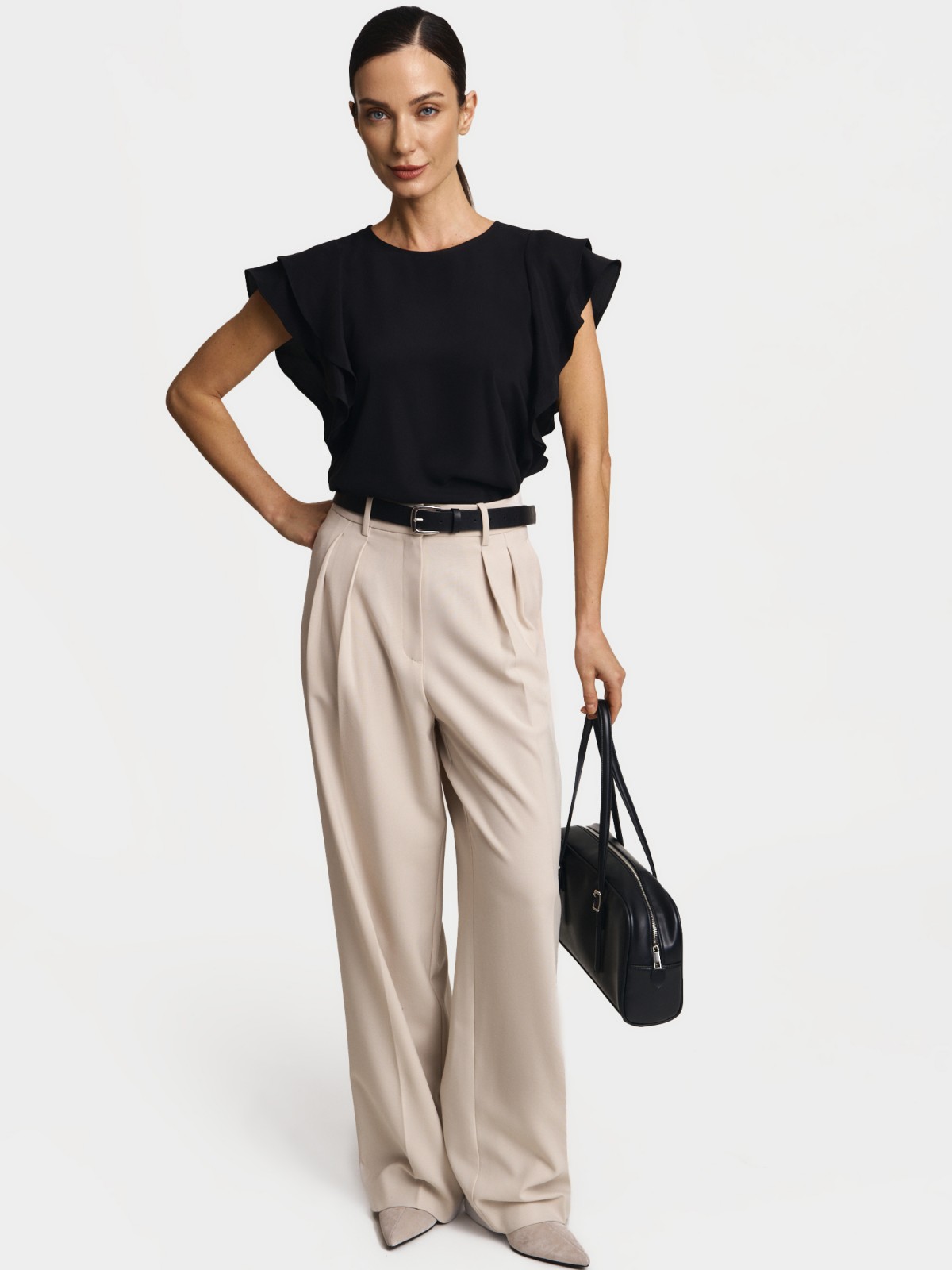 Топ-блузка с воланами на рукавах