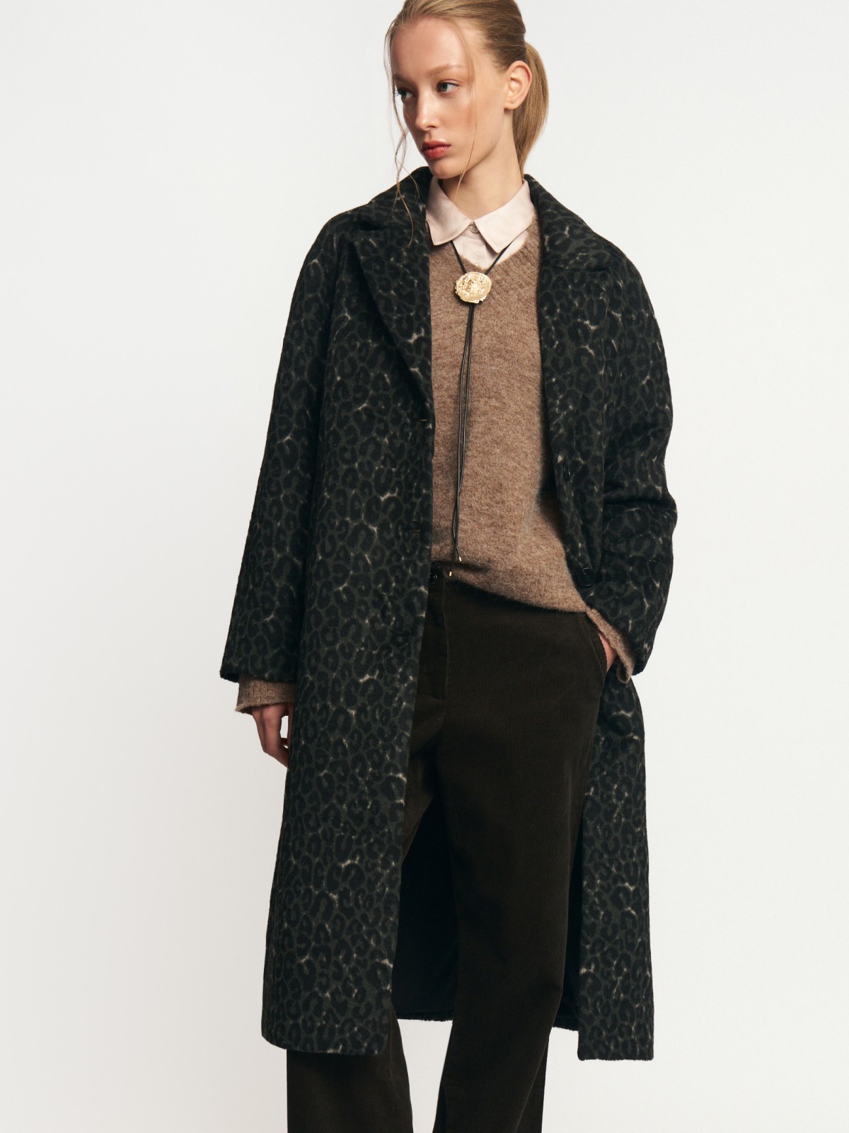 Тёплое пальто с шерстью и леопардовым узором