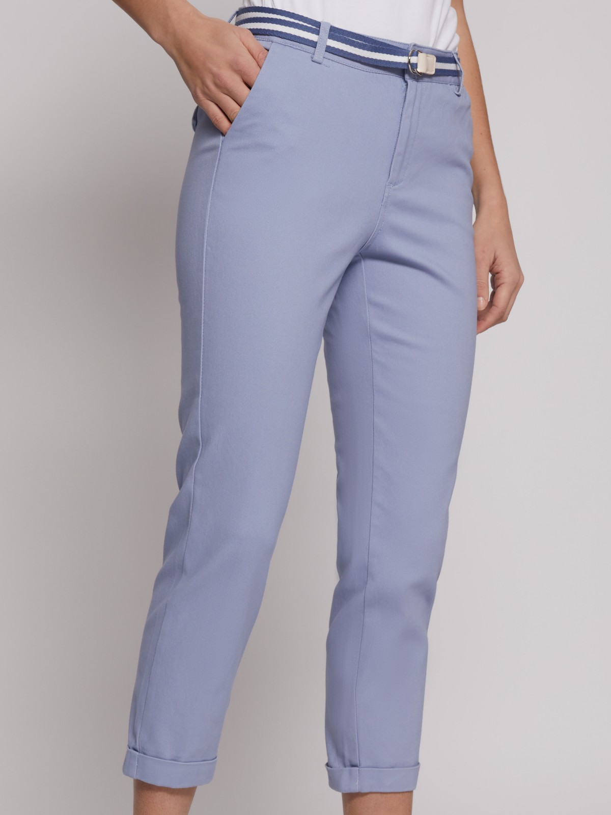 Брюки-чинос с ремнём