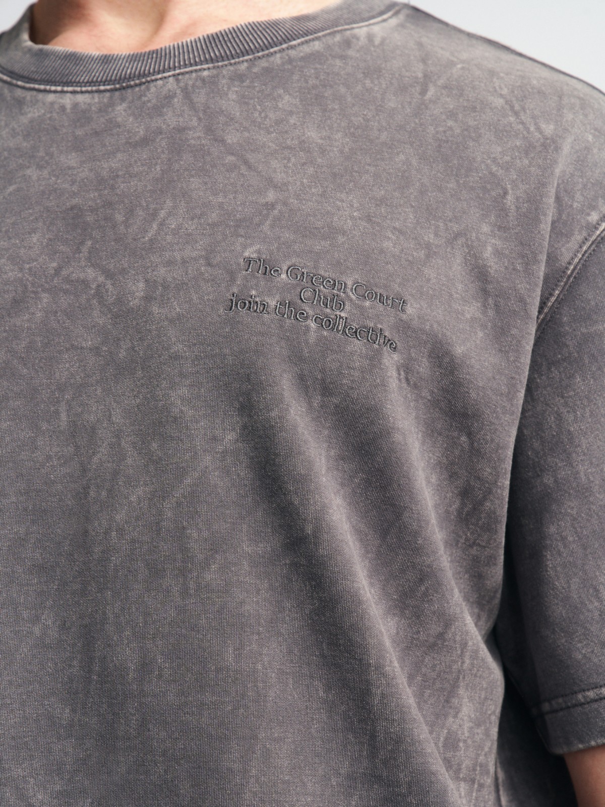 Футболка из хлопка с вышивкой