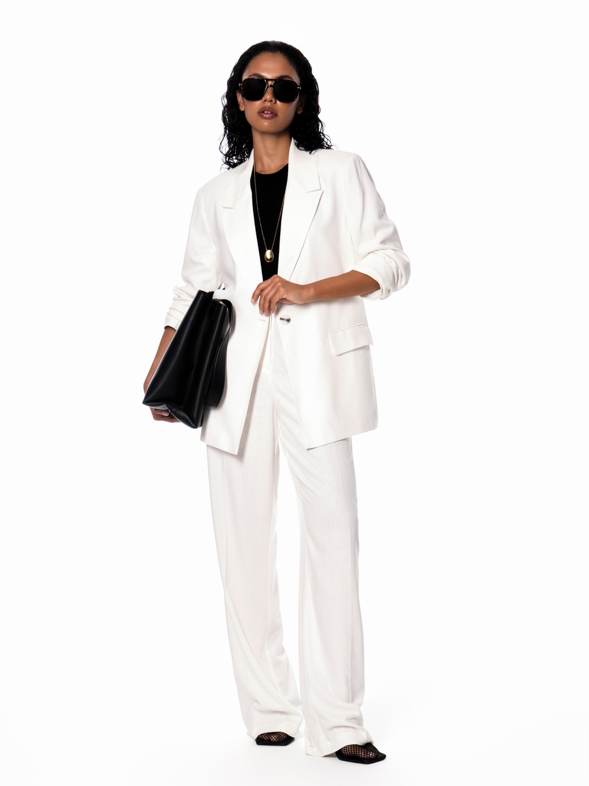 Льняной жакет прямого силуэта на пуговице