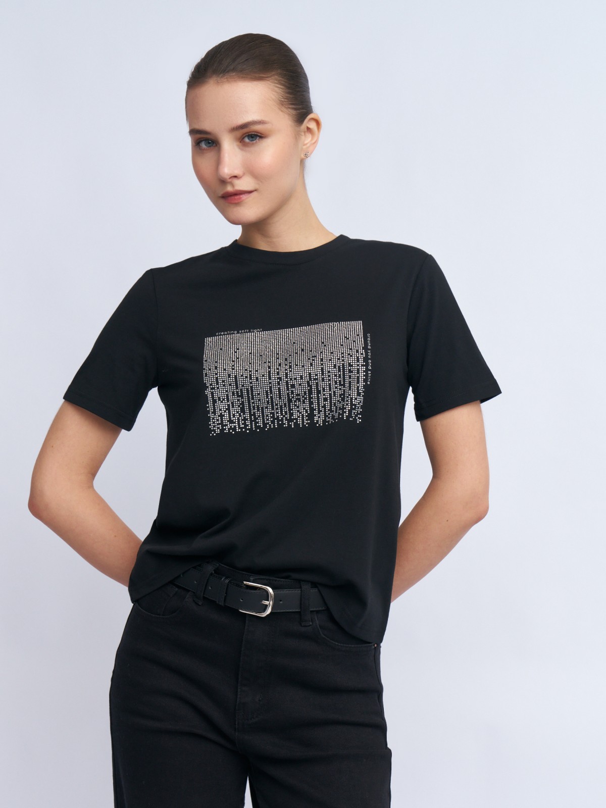 Футболка со стразами с коротким рукавом