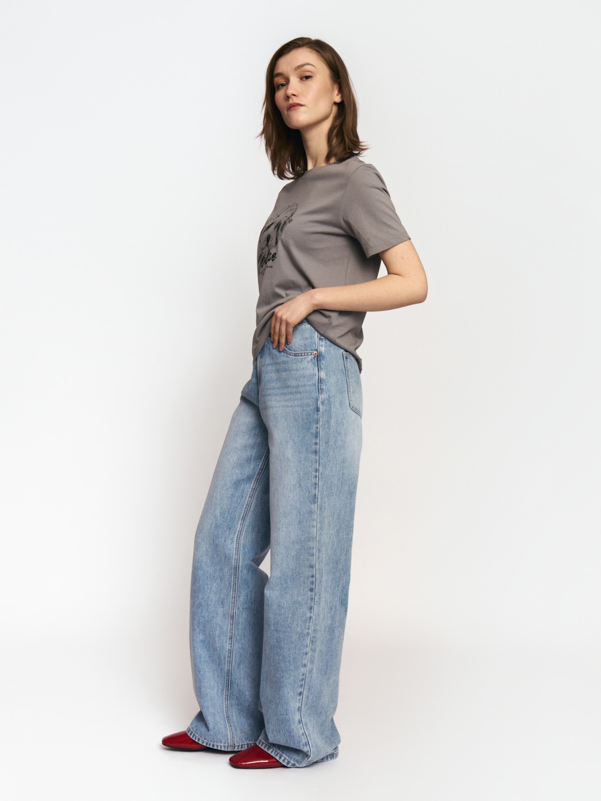 Джинсы прямого силуэта с высокой посадкой