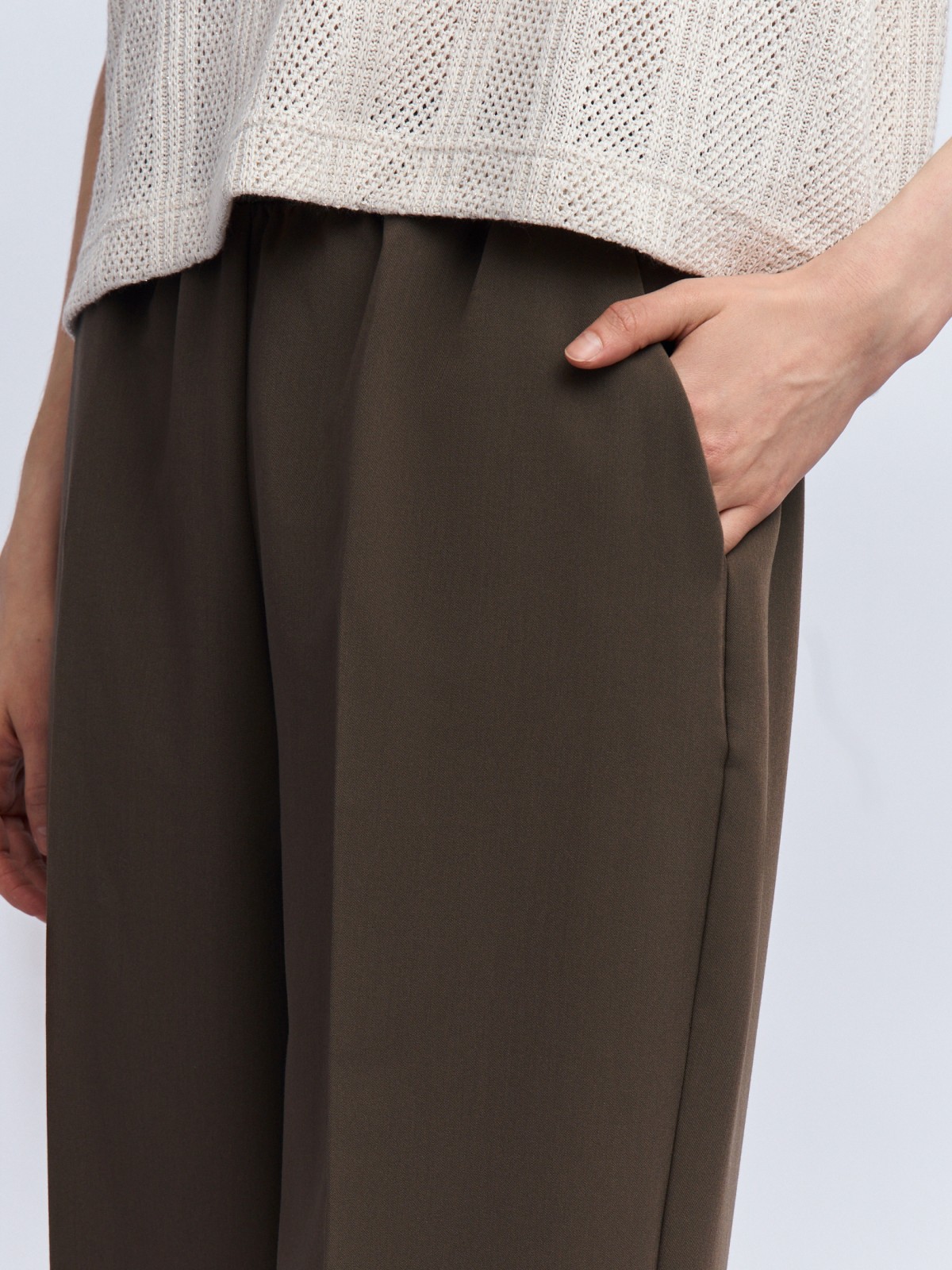 Брюки-джоггеры на резинке со стрелками