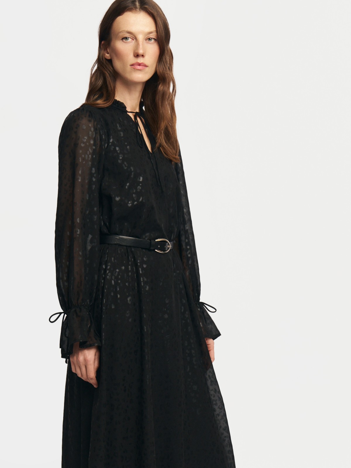 Шифоновое платье миди с ремнём