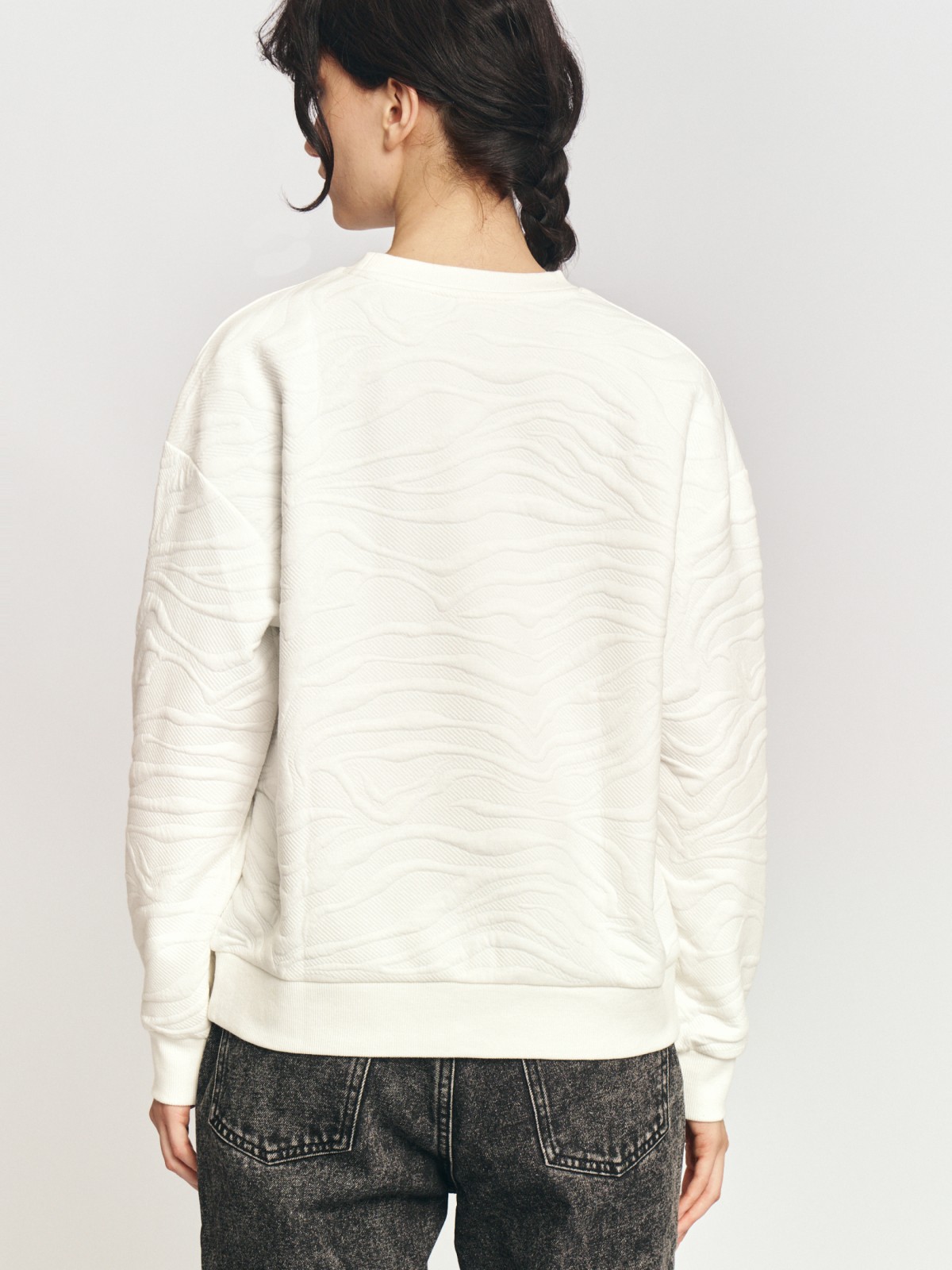 Трикотажный свитшот с фактурным узором