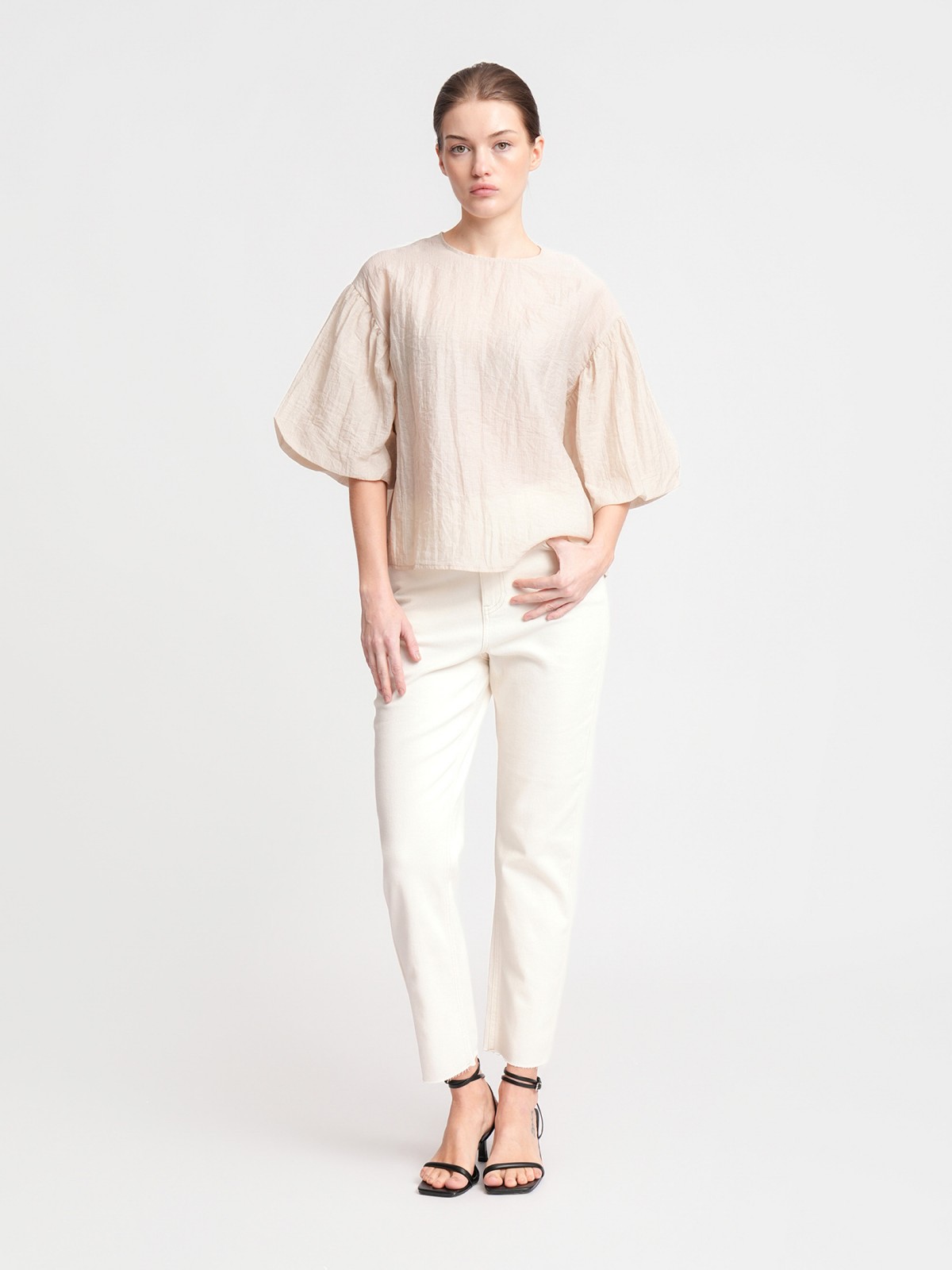 Блузка с короткими рукавами