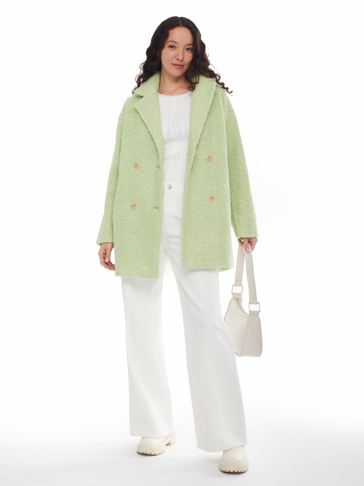 Укороченное пальто из ткани букле без утеплителя на пуговицах