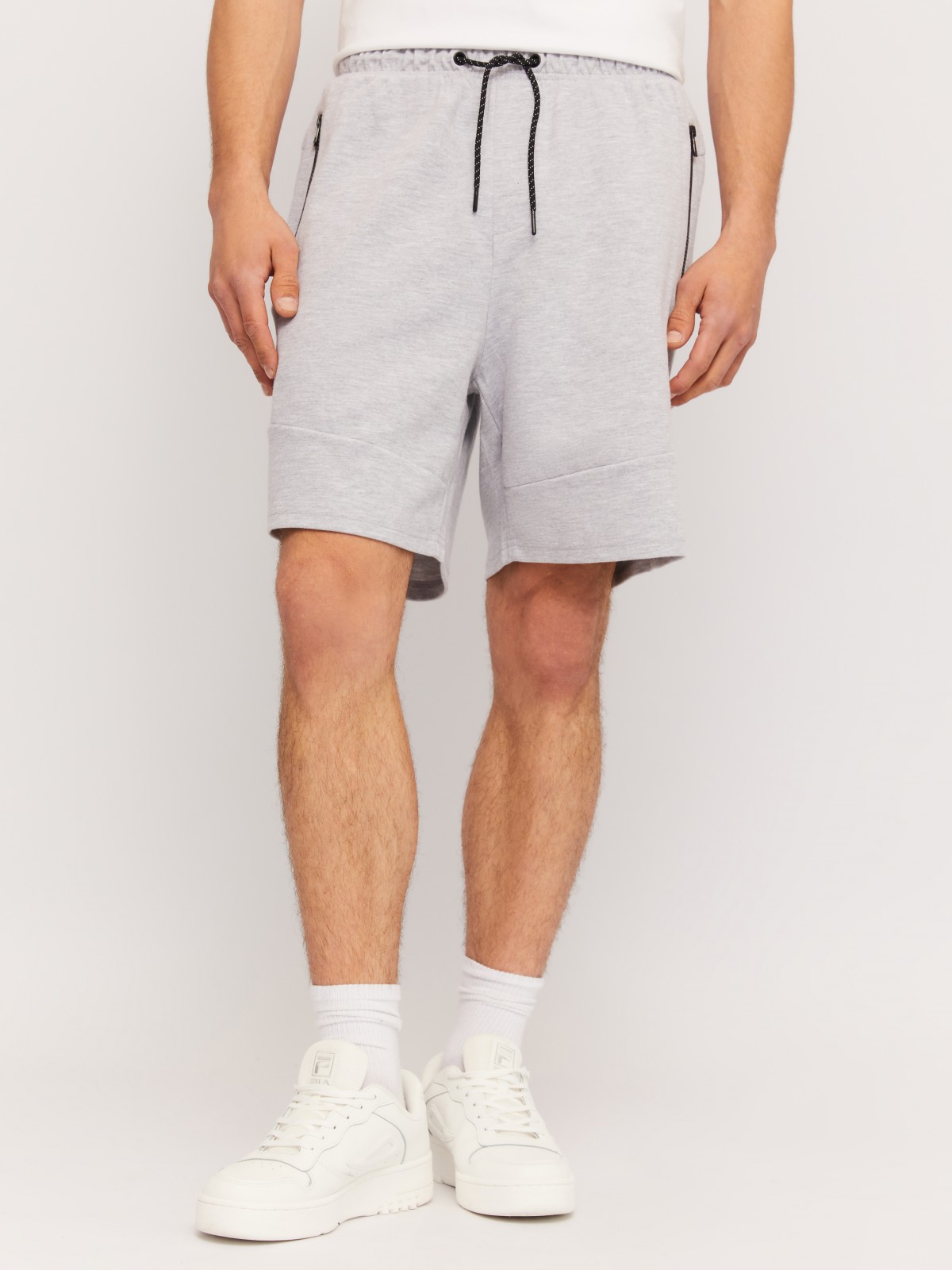 Трикотажные шорты на резинке