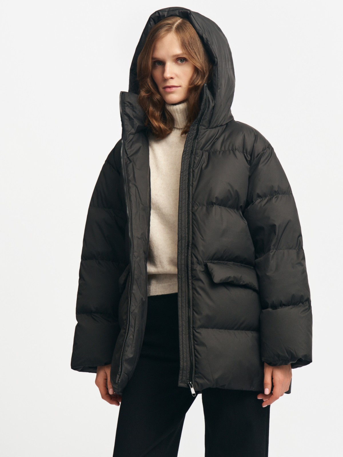 Тёплая куртка-пуховик с капюшоном