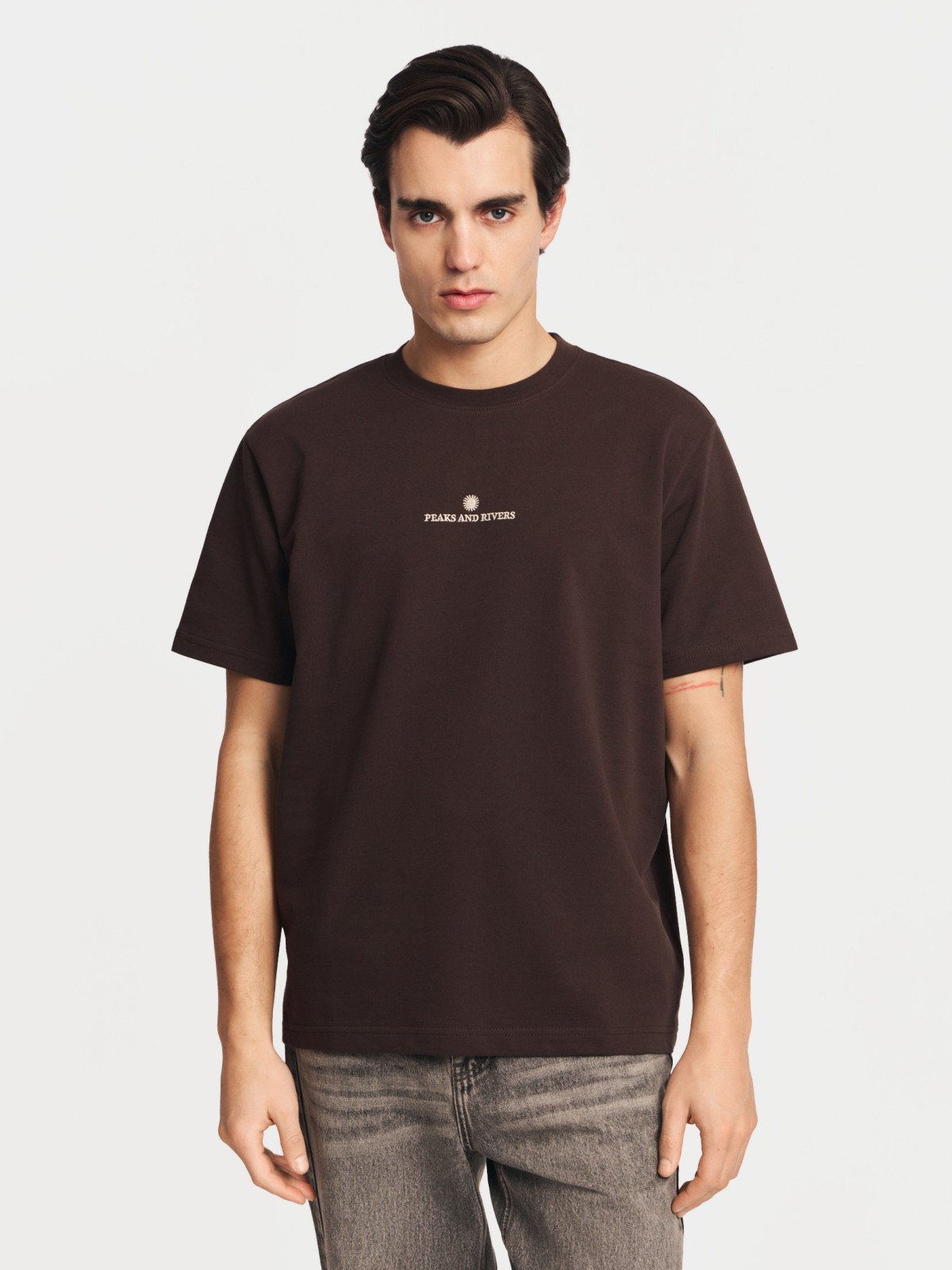 Футболка из хлопка с вышивкой