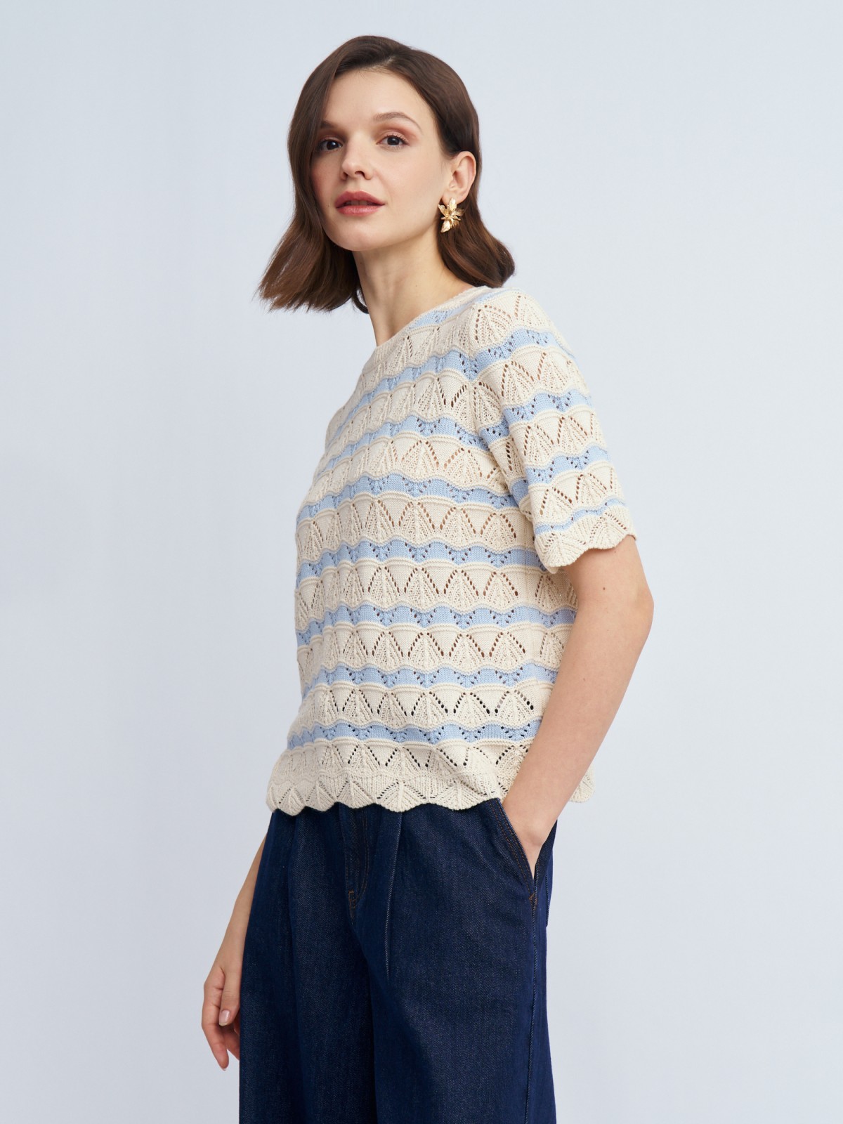 Ажурный вязаный джемпер с коротким рукавом