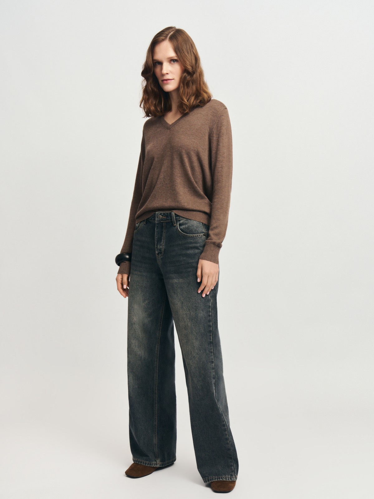 Трикотажный пуловер с вырезом и длинным рукавом