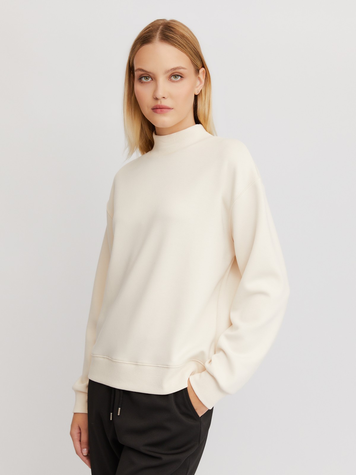 Свитшот с воротником-стойкой