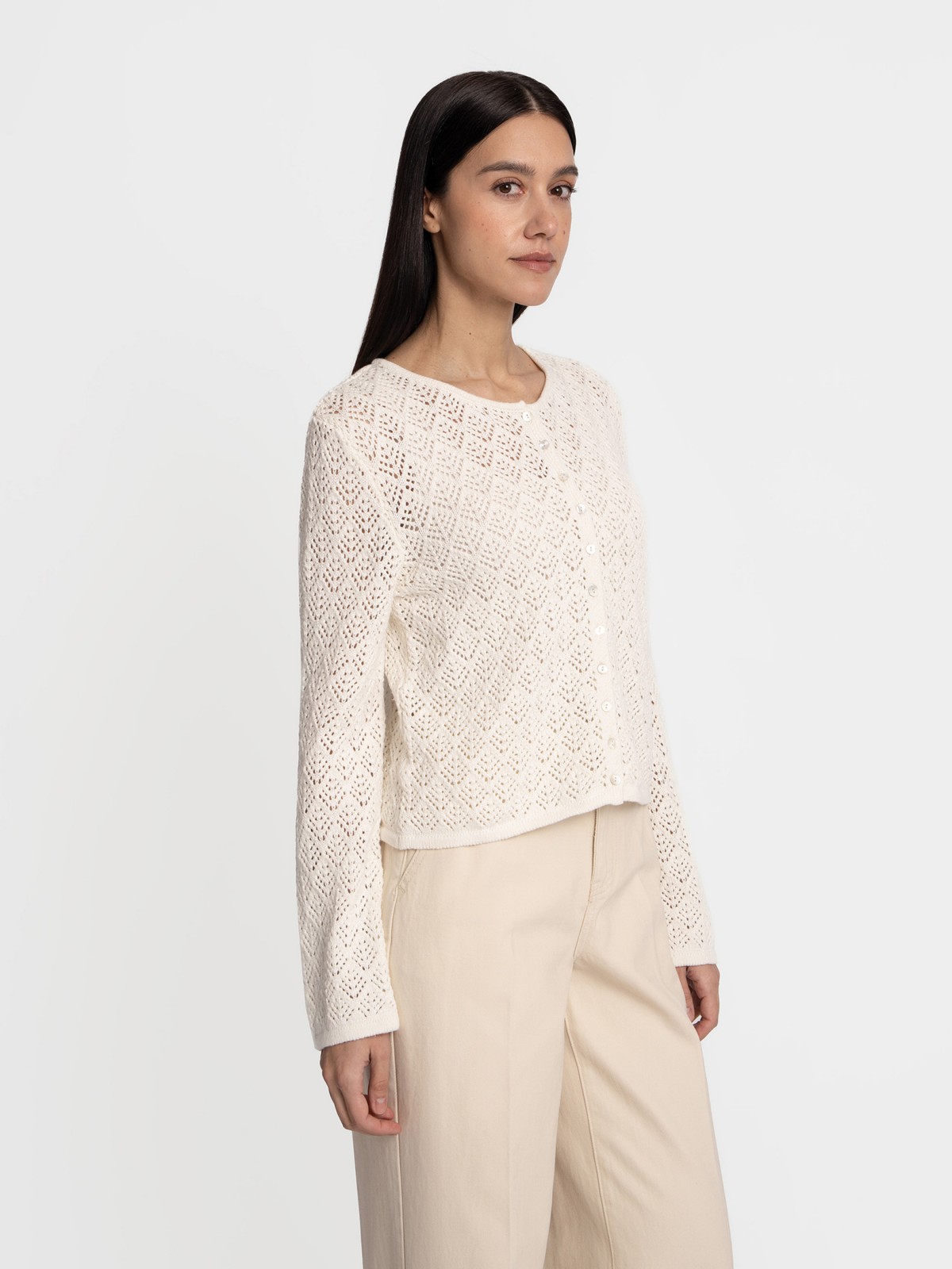 Вязаный ажурный кардиган на пуговицах