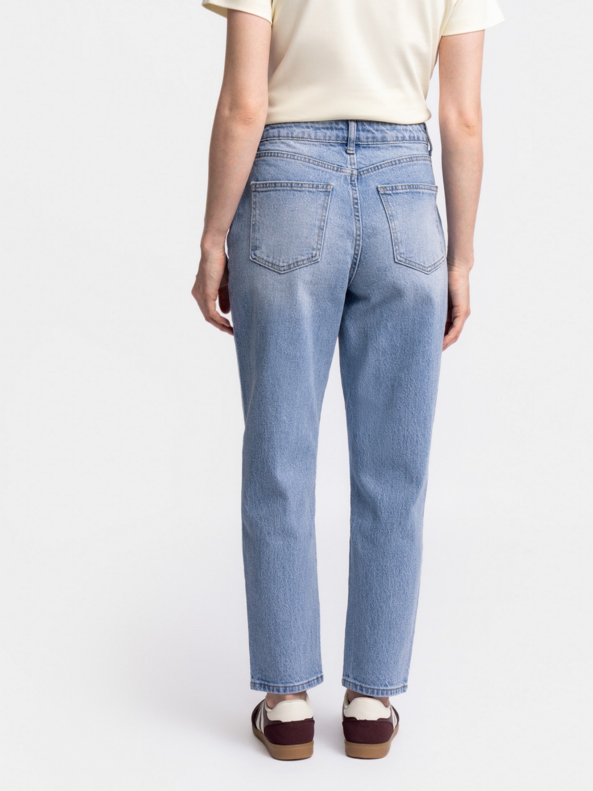 Джинсы силуэта Mom comfort из хлопка