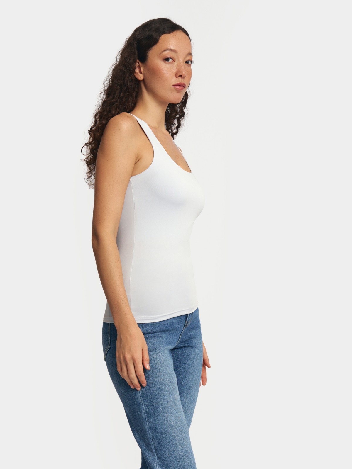 Бесшовный топ-майка без рукавов