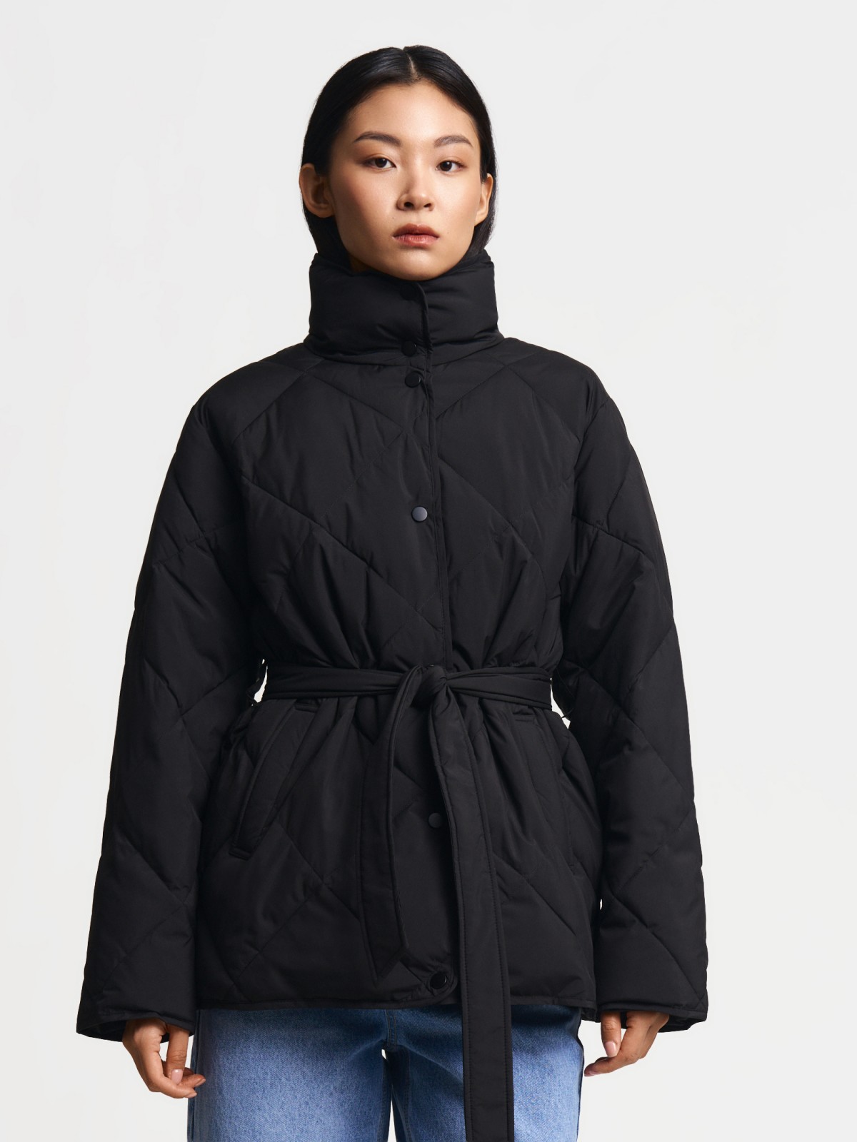 Тёплая куртка с воротником и поясом