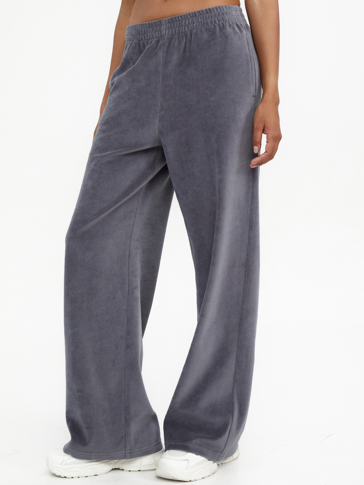 Прямые велюровые брюки на резинке