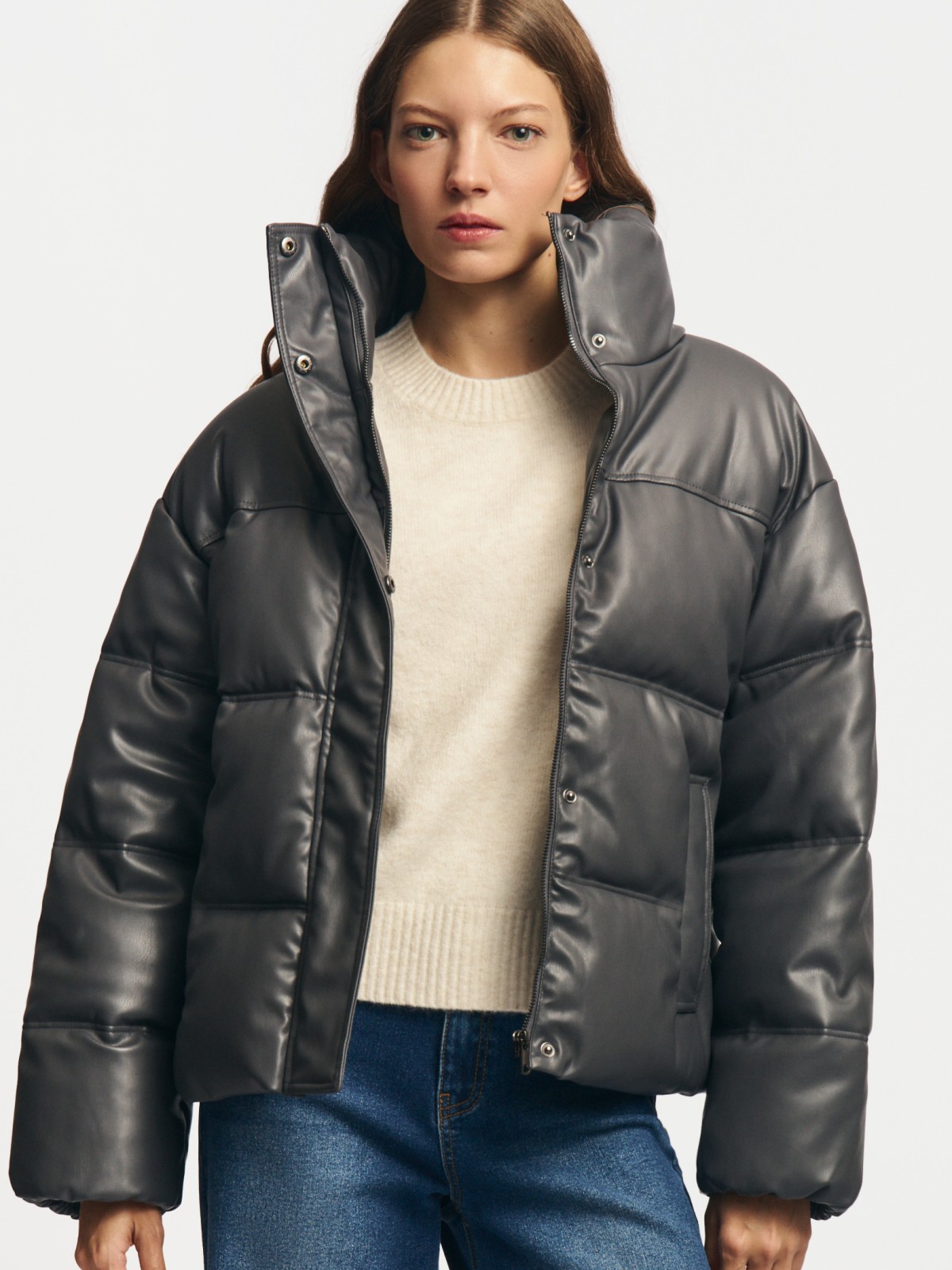 Тёплая стёганая куртка из экокожи с воротником