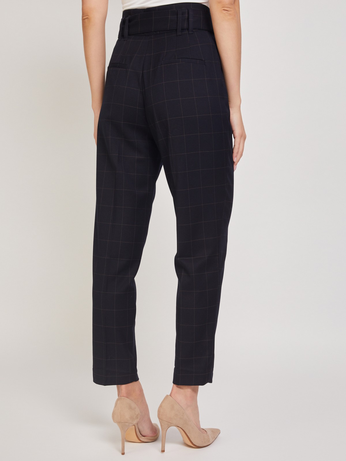 Зауженные брюки высокой посадки