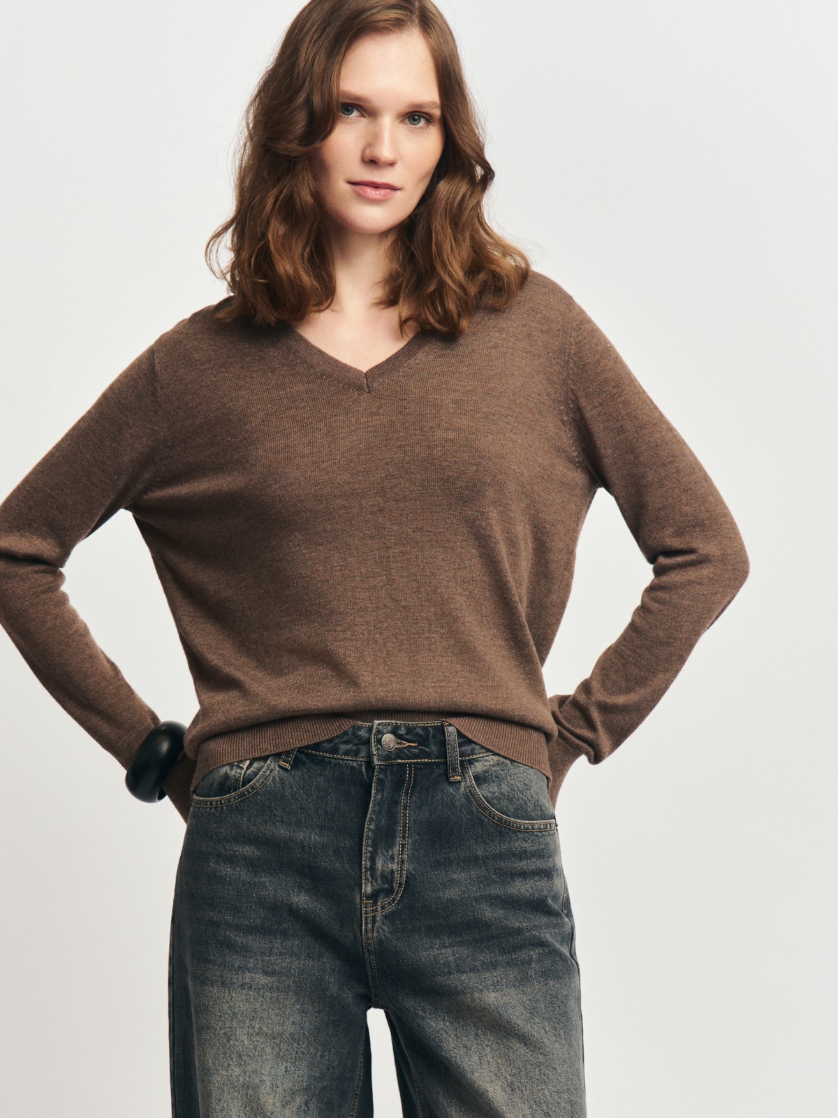 Трикотажный пуловер с вырезом и длинным рукавом