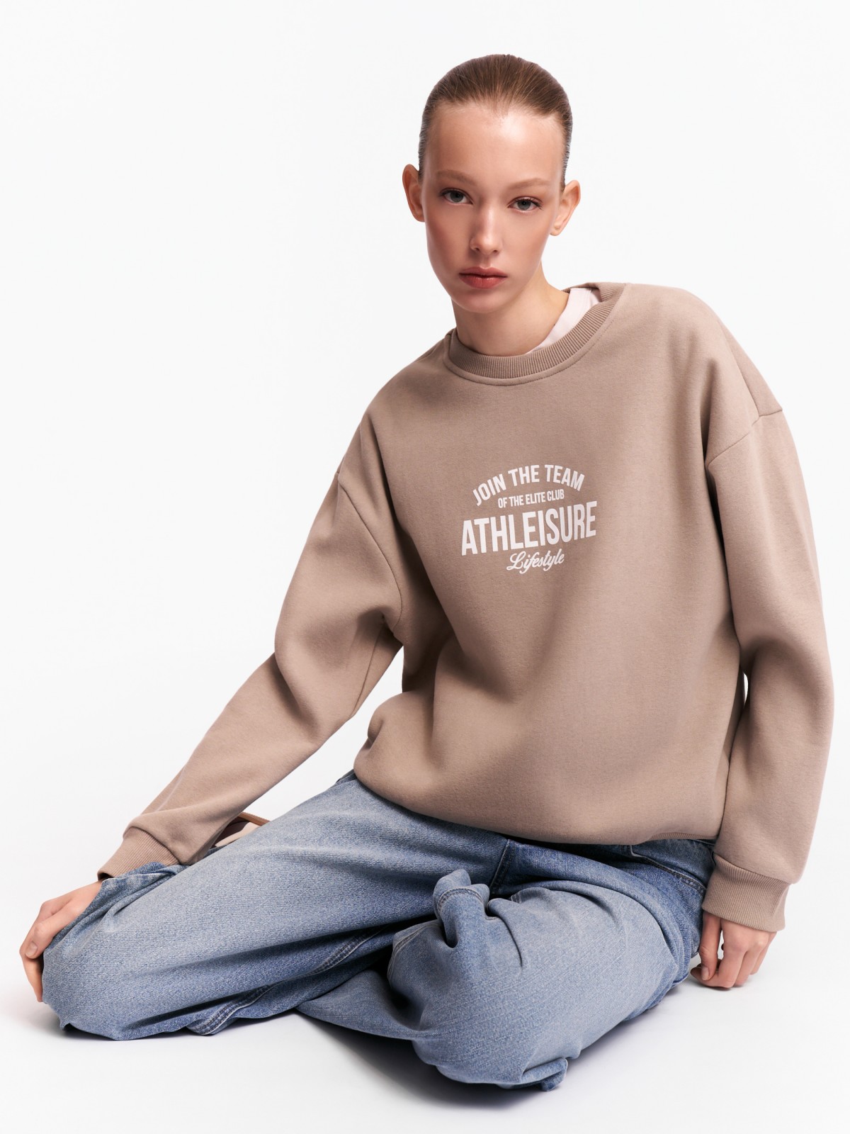 Утеплённый свитшот с принтом