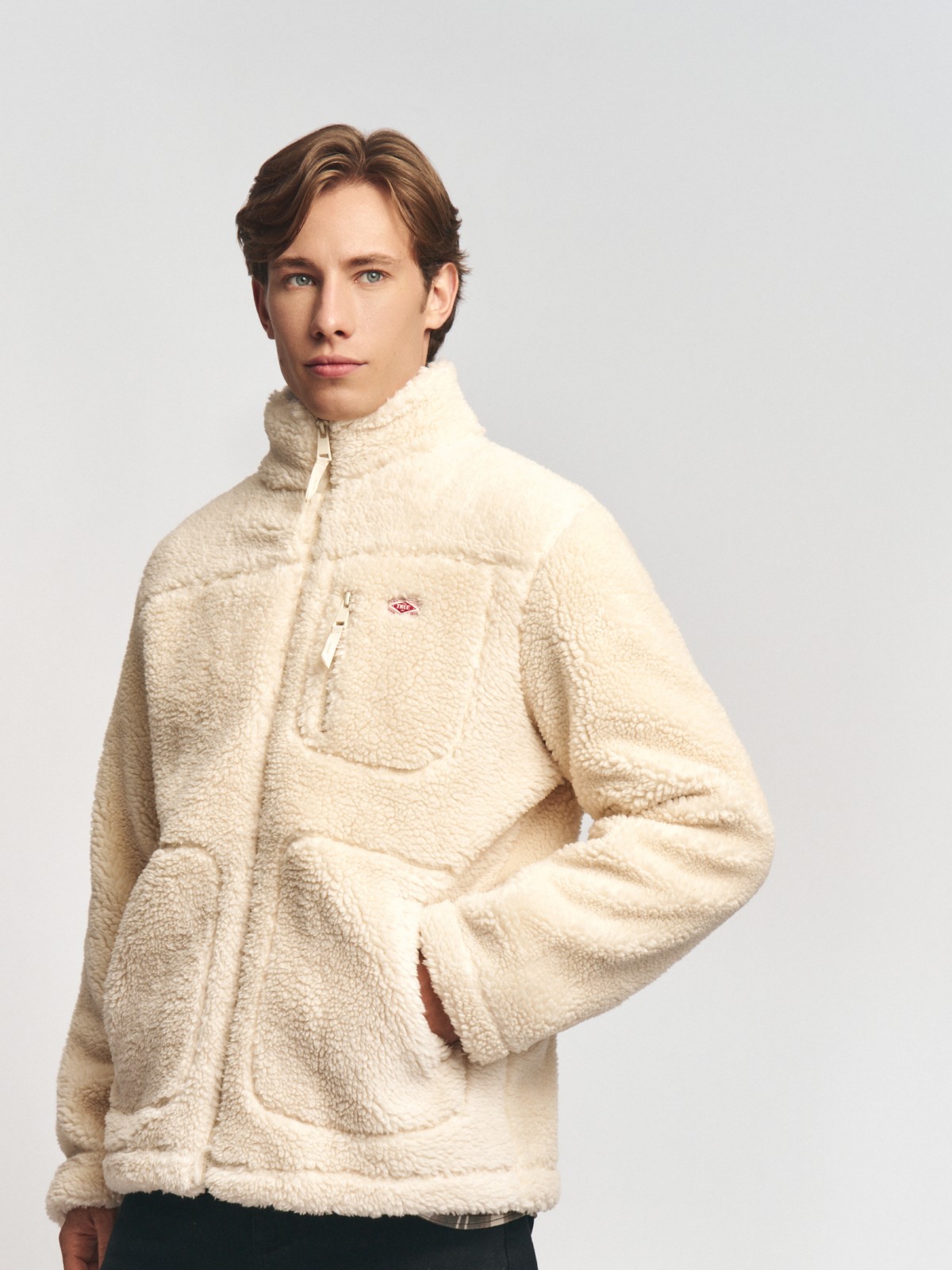 Утеплённая толстовка из экомеха с горлом