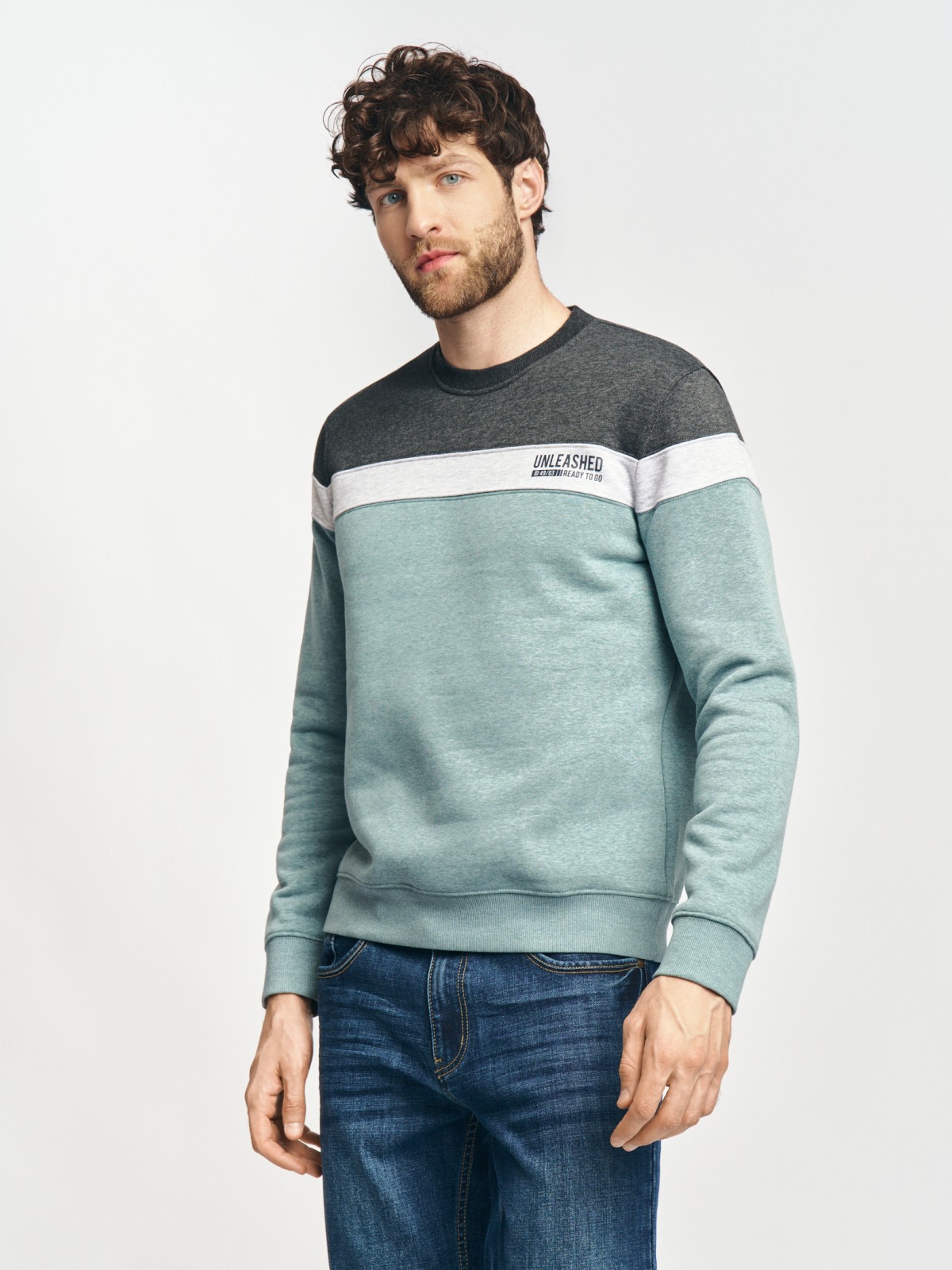 Утеплённый свитшот прямого кроя с начёсом