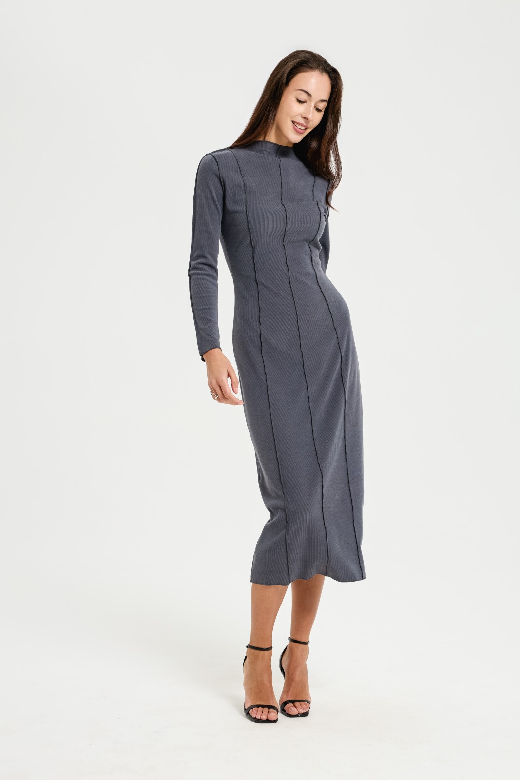 Трикотажное платье с длинным рукавом