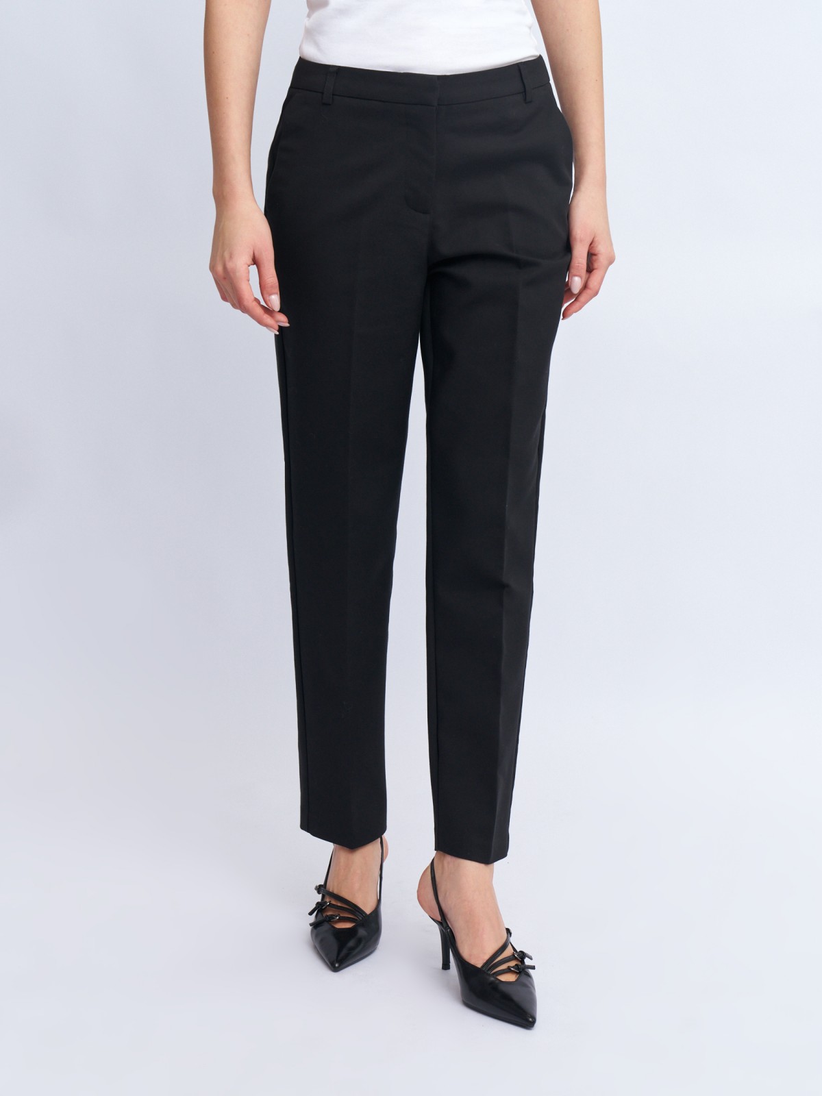 Офисные брюки силуэта Slim со стрелками