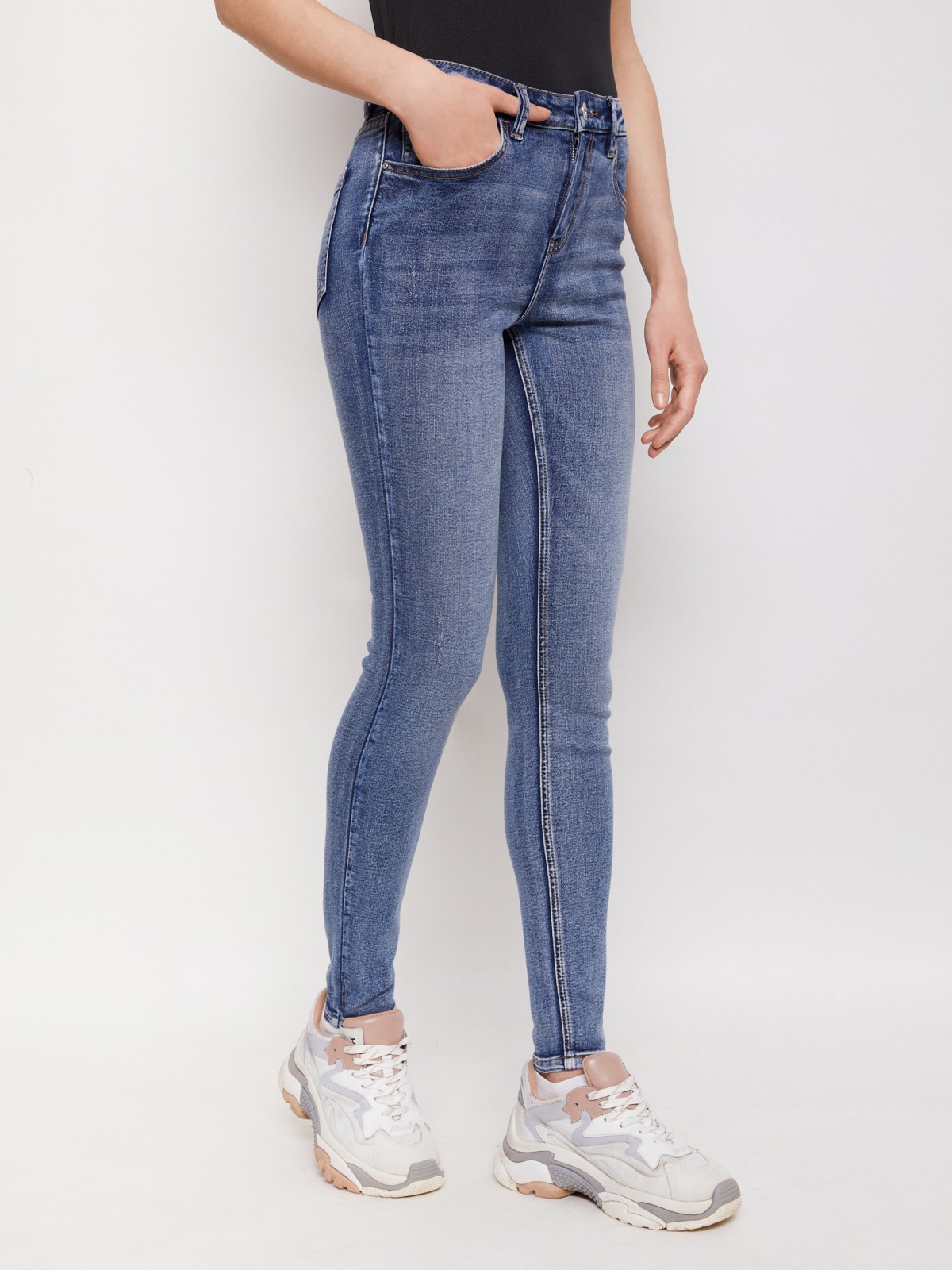 Джинсы силуэта Skinny