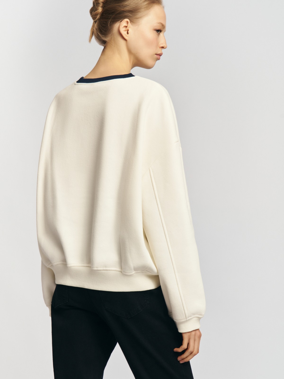 Утеплённый свитшот с принтом