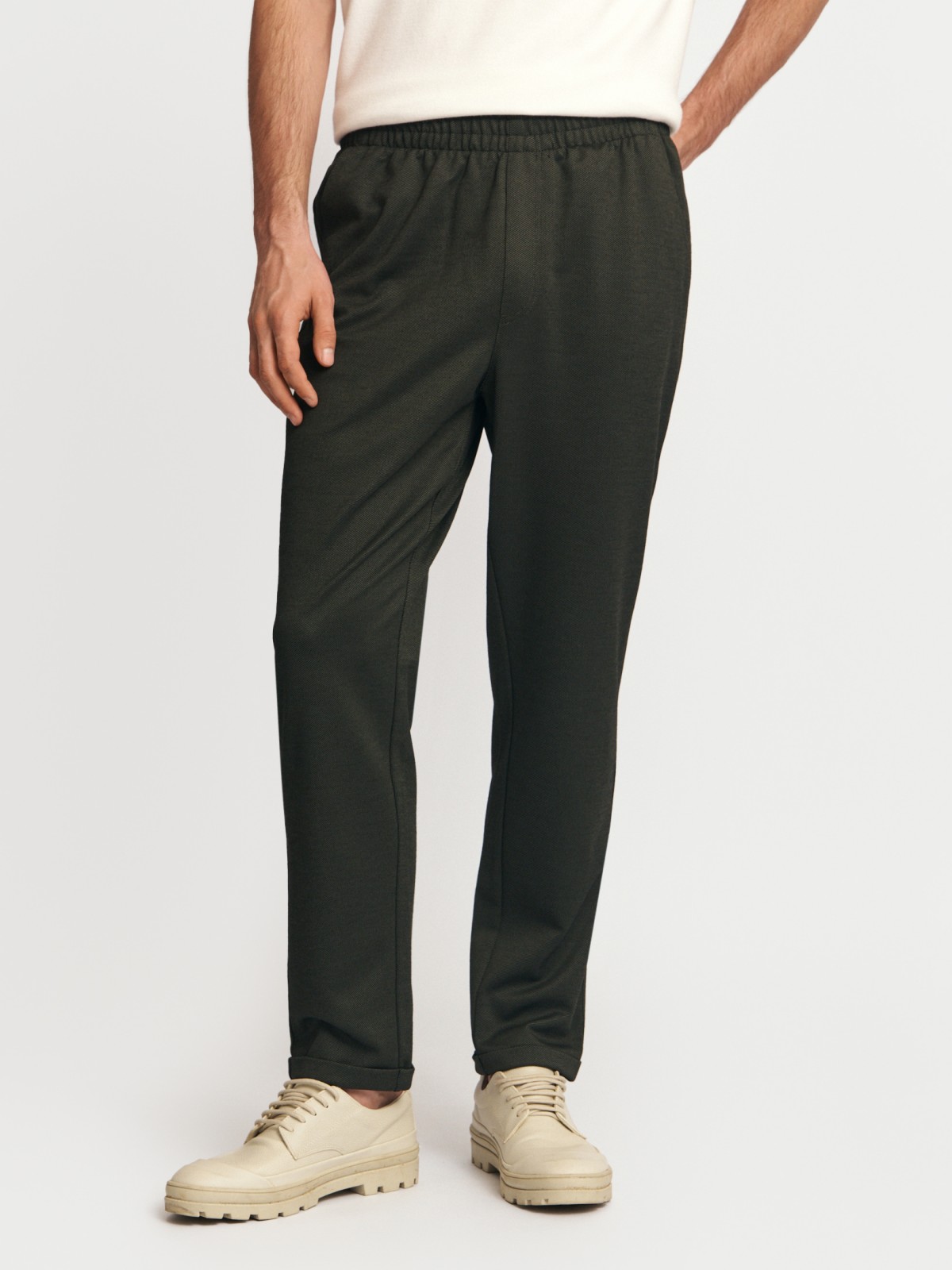 Брюки на резинке с отворотами