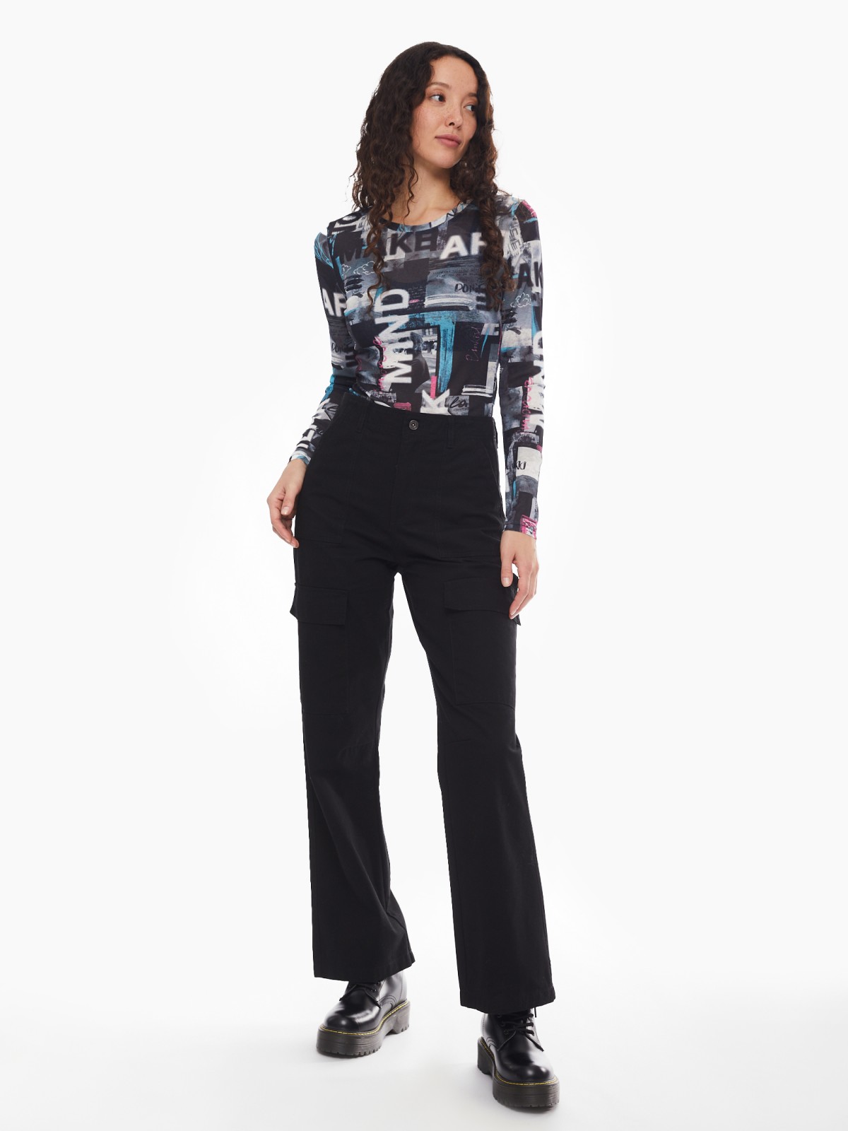 Брюки прямого силуэта из хлопка с карманами карго