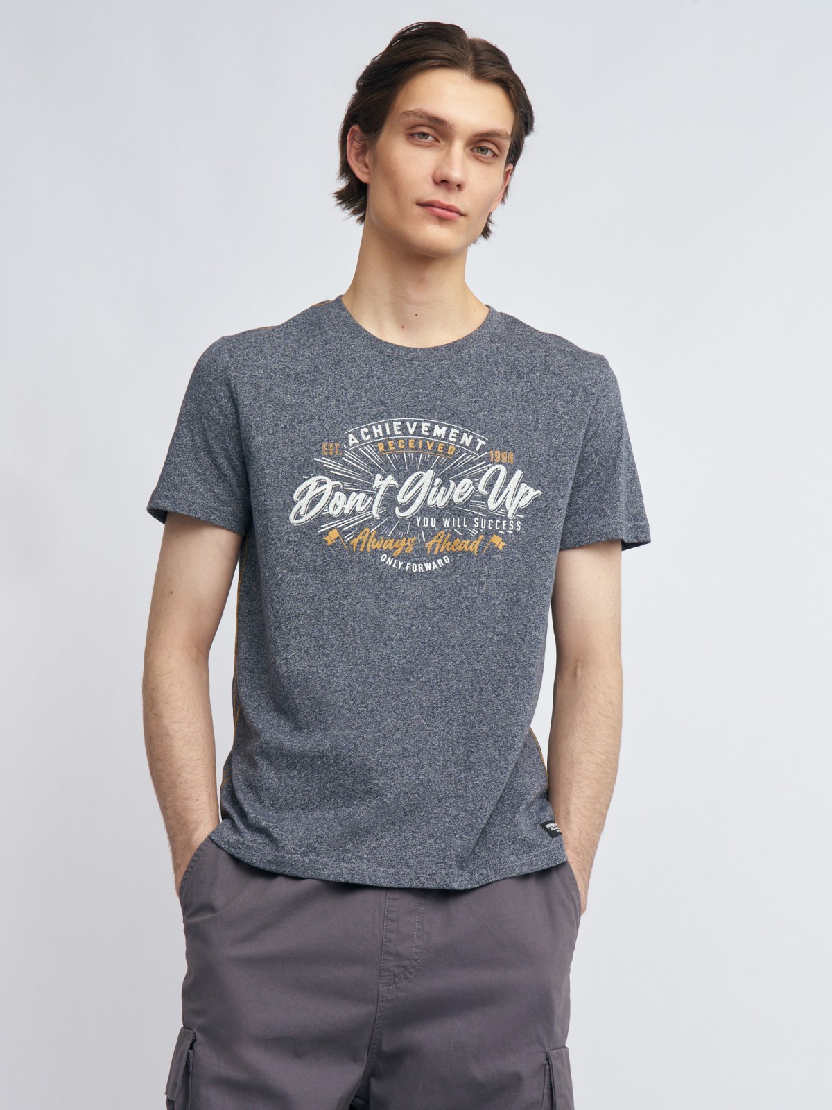 Футболка с принтом-надписью