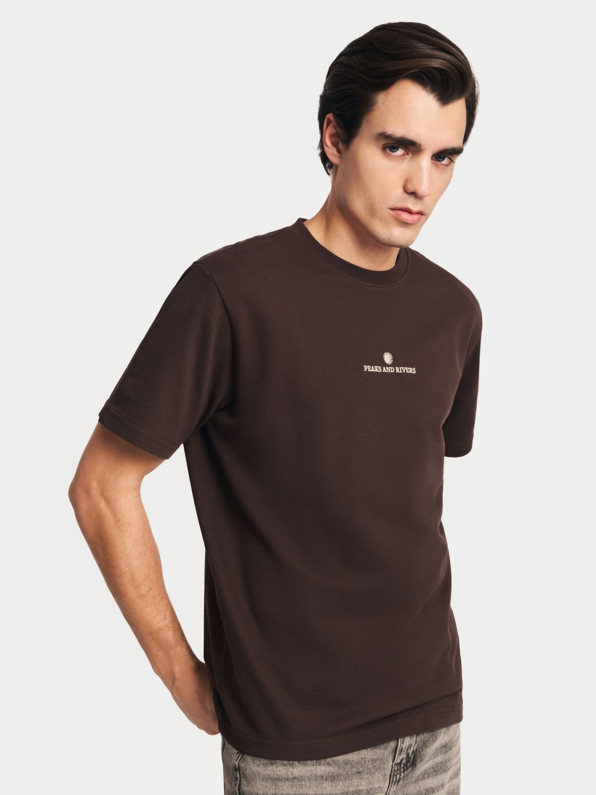 Футболка из хлопка с вышивкой