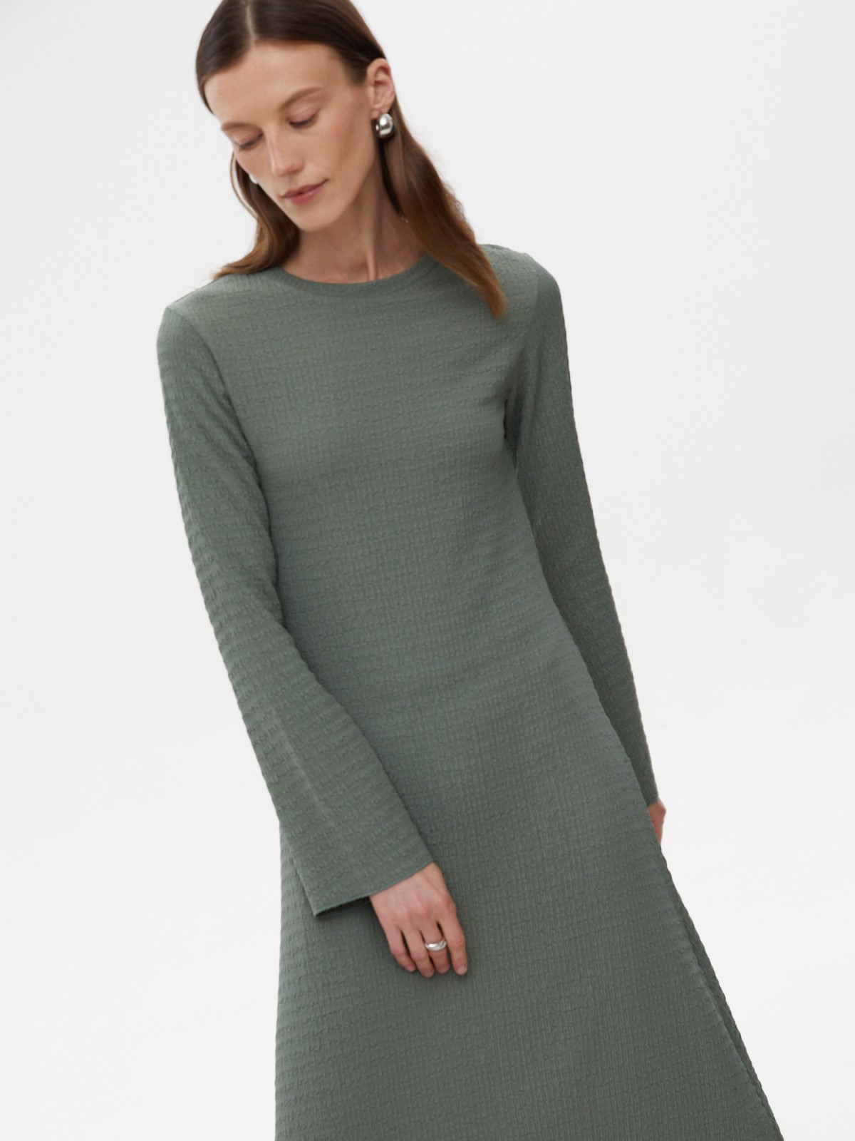 Платье миди с длинным рукавом