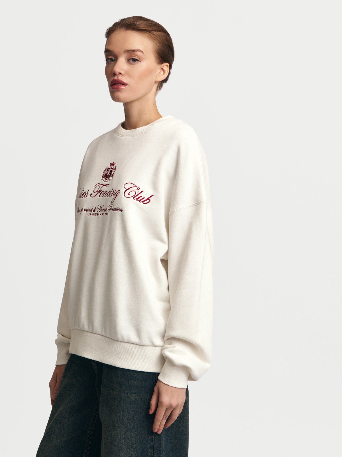 Свитшот оверсайз с надписью