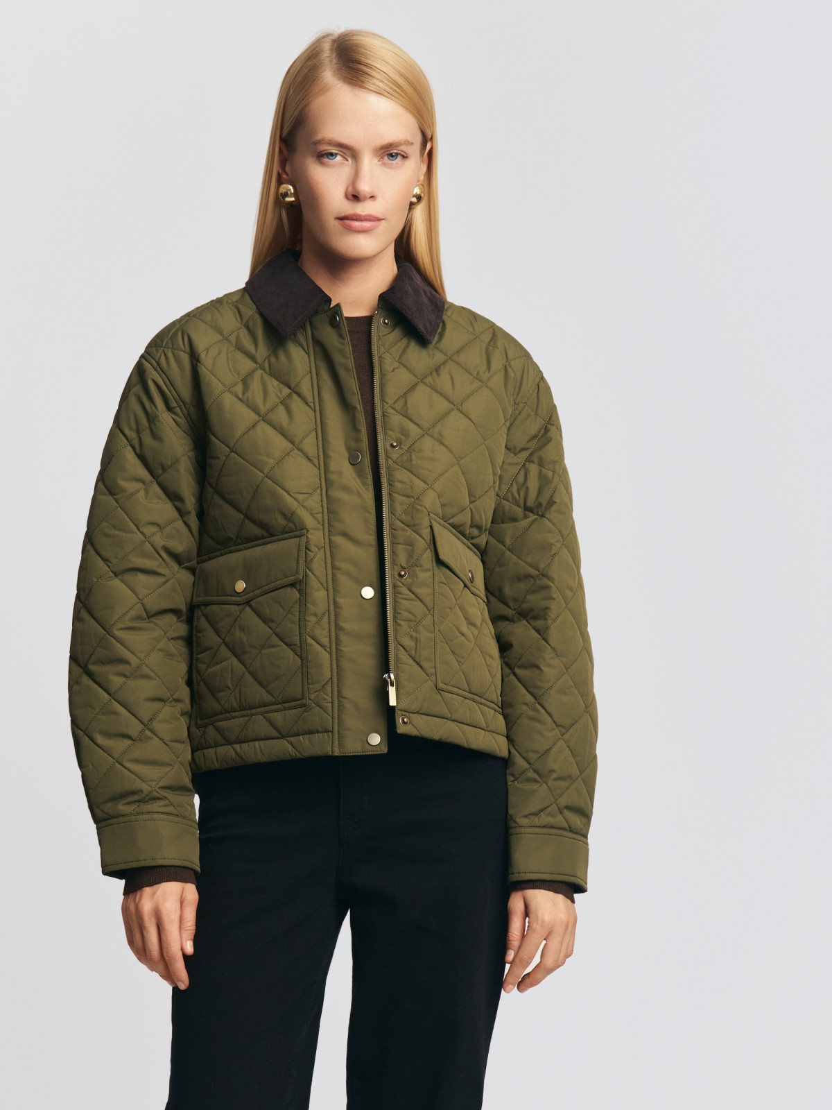 Короткая куртка на синтепоне с воротником