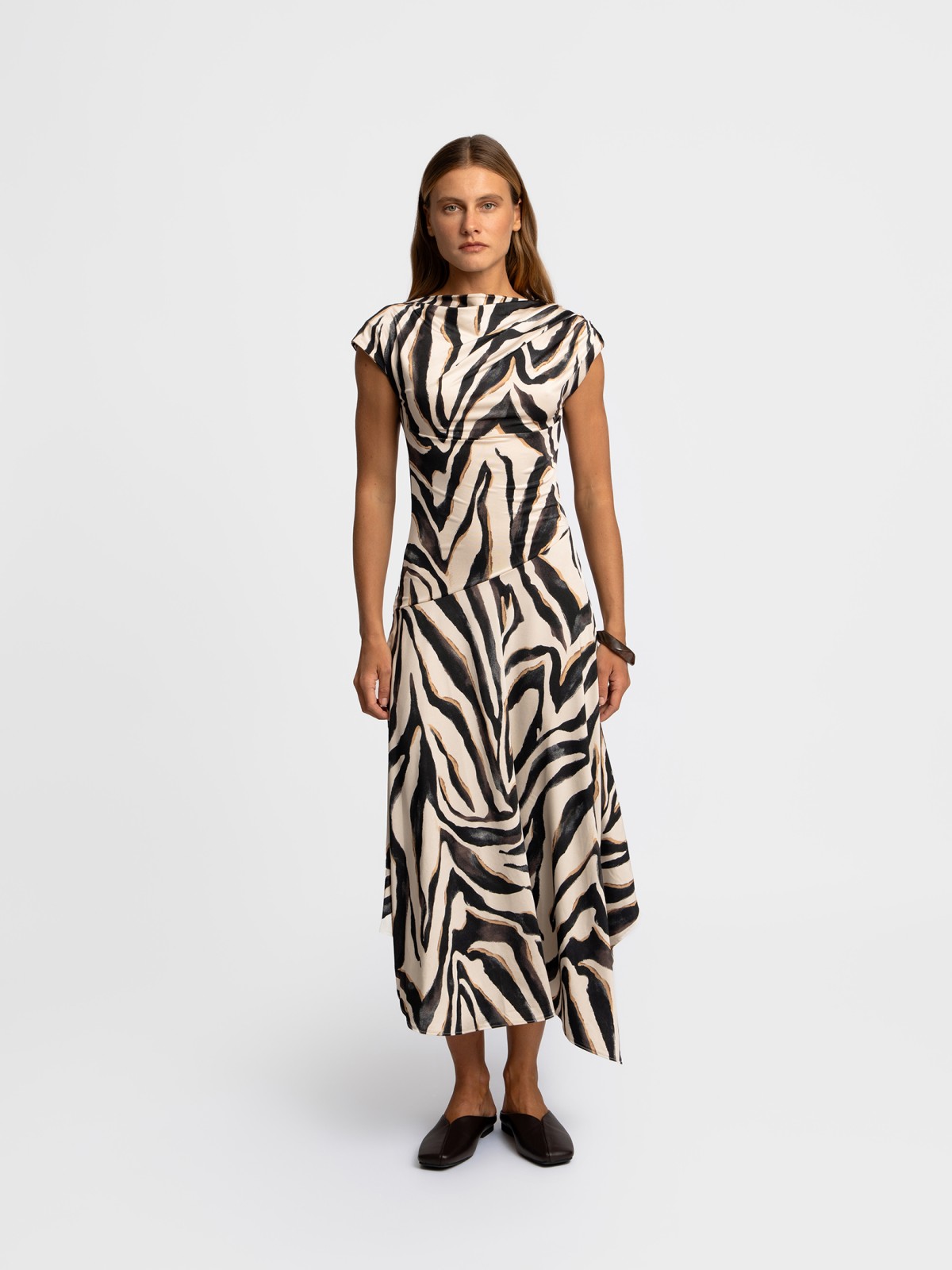 Асимметричное платье миди с принтом