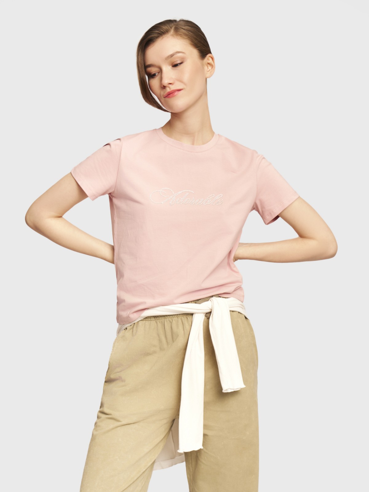 Трикотажная футболка со стразами