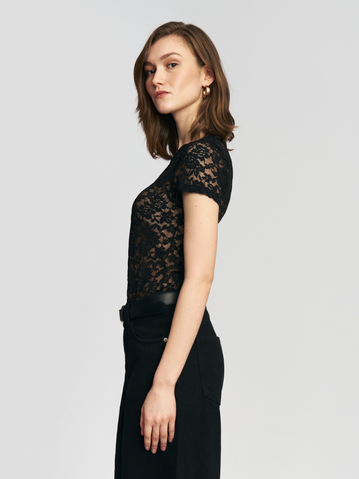 Футболка-топ из ажурного кружева