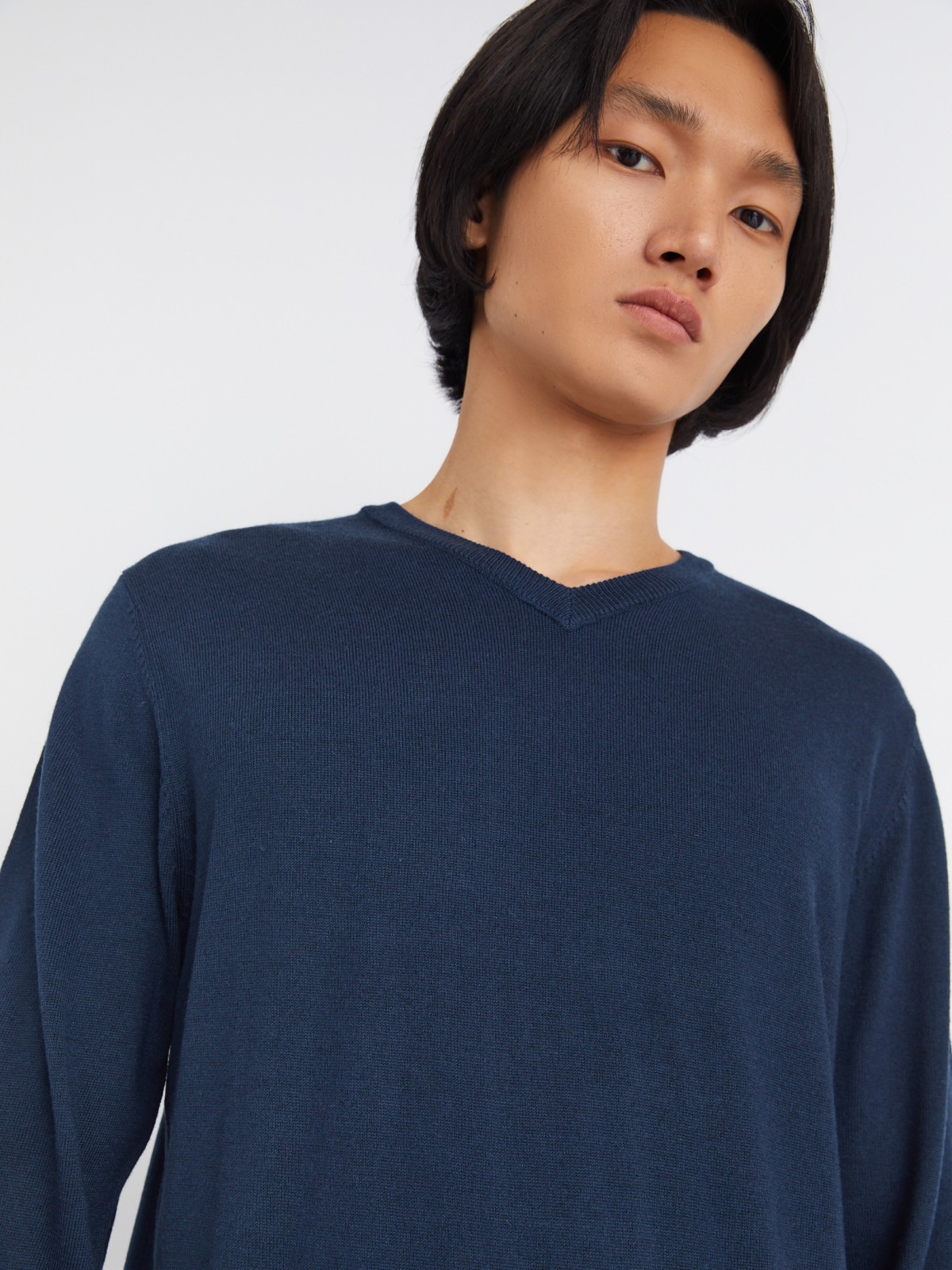 Шерстяной трикотажный пуловер с треугольным вырезом и длинным рукавом zolla 013346163042, цвет синий, размер M - фото 3