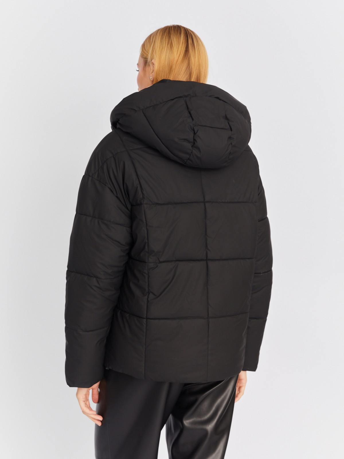 Короткая тёплая дутая куртка с высоким воротником и капюшоном zolla 02234510L234, цвет черный, размер XS - фото 6