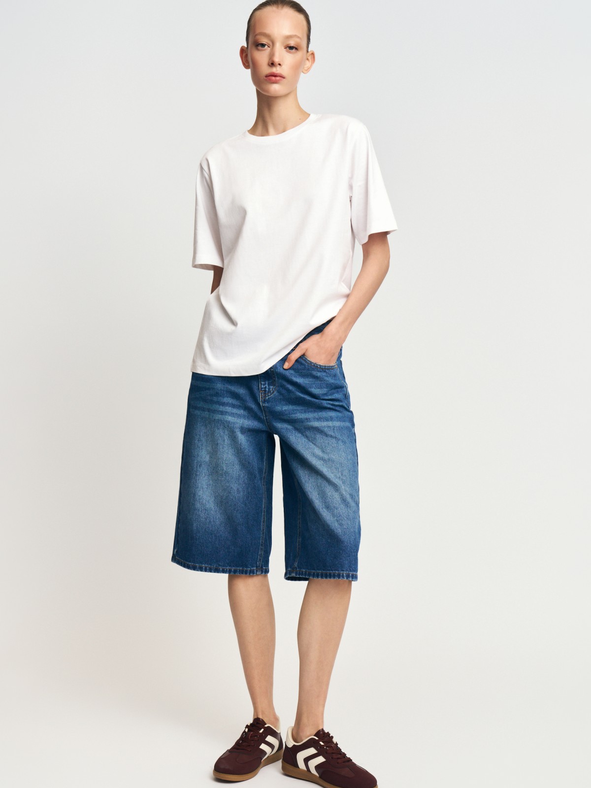 Футболка оверсайз фасона из хлопка