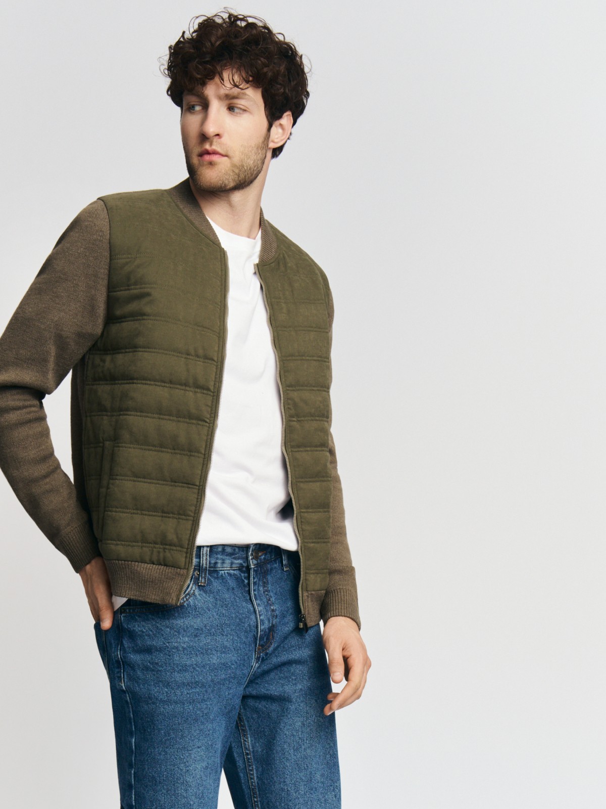 Утеплённая трикотажная толстовка-бомбер на молнии