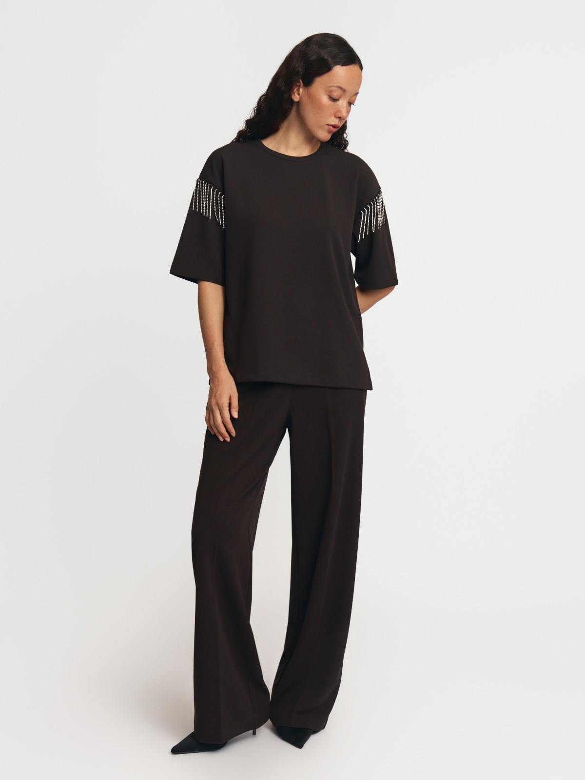 Брюки прямого фасона на резинке со стрелками