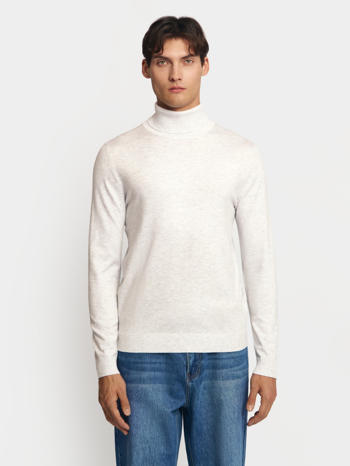 Тонкая трикотажная водолазка с воротником гольф